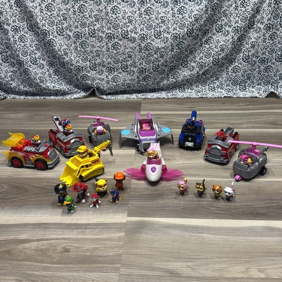 🚩 Paw Patrol puppy & kitty Action Figures & Playsets - Picture 2 of 10